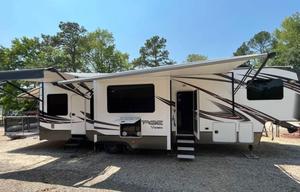 2015 Voltage V3600 RV rental photo 2