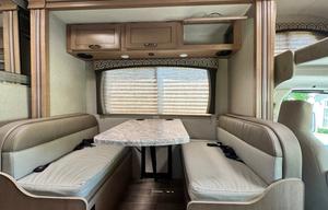 2020 beautiful motorhome 25 ft class C