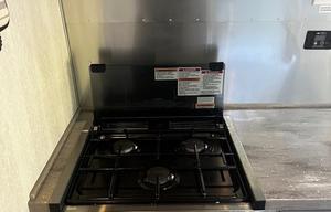 27 foot international - Power awning, Rear Hatch!