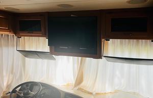 2005 Safari Trek RV rental photo 20