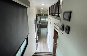2 bedroom / loft luxury Camper (Generator add-on!)