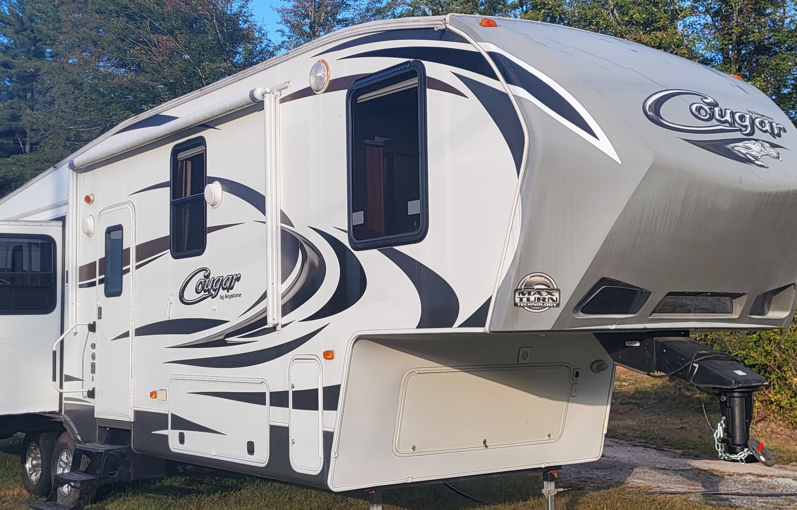 2014 Cougar 327RES