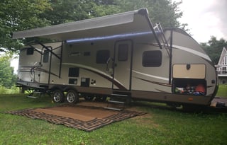 2018 Dutchmen RV Coleman Light 3015BH