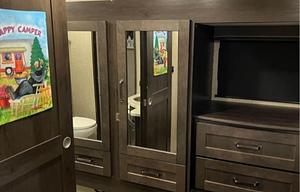 2020 Reflection 28BH RV rental photo 14