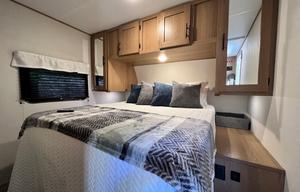"The Adventurer" PrimeTime Avenger Bunkhouse 26BK