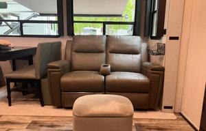 Spacious Family Friendly Luxury 5th Wheel 2BR/2BA