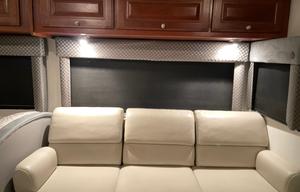 A La Vie (To Life) RV Rental