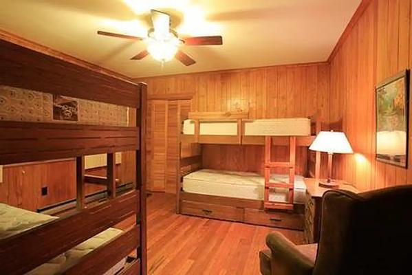 001, Loop: BALSAM LAKE LODGE (NC)