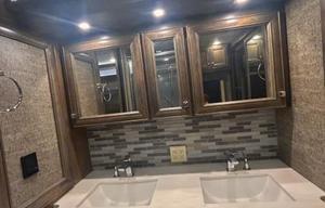 A-5 Luxury 41',King Bed, 1.5 Bath, Diesel- Sleep 7