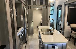 2020 Keystone Montana- HAL494
