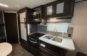 Razor Crest w/Bunk House