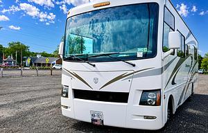 2011 Thor Motor Coach Windsport 30Q