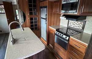 Luxury Bunkhouse Camper – Pet & Family Friendly