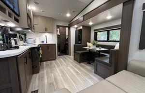 Ray-Berg Adventure: Cougar Sport Platinum 2700BH