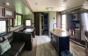 Haven on wheels! 2018 Crossroads Zinger Sleeps 10+