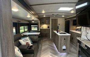 Spacious GLAMPING in “Big Gem”