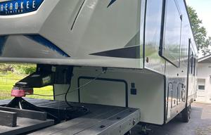 Mansion On Wheels!
