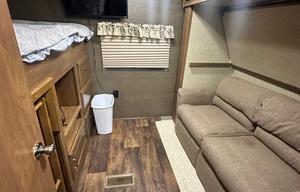 3 SLIDE SPACIOUS AND COMFY DISCOUNT M2M AVAILABLE