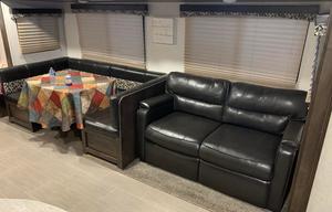 2019 Starcraft Launch Outfitter 27BHU