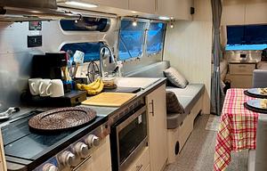Airstream Glamping in Style/Remote OfficeStarlink