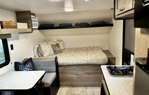 Clean & Comfy 2024 Avenir - Fully Stocked