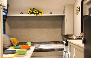 Bunk Beds!  Easy Tow! Sleeps 4 or 5! GWTX 1442