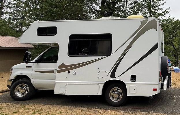 "The Dude" 2016 Thor Motor Coach Majestic 19G