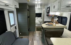 2007 Dutchman Express 6.0 Workhorse Pet Friendly