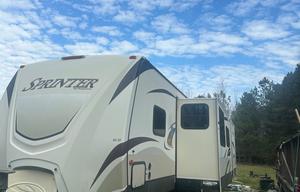 2013 Keystone RV Sprinter 323BHS RV rental photo 9