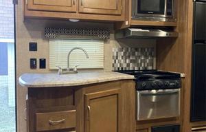 ALL SEASON-2019 Coachmen Legacy Edition Sleeps 10!