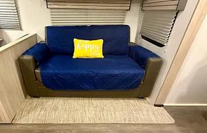 2022 Thor Shadow Cruiser- 2 Bedroom - Sleeps 10