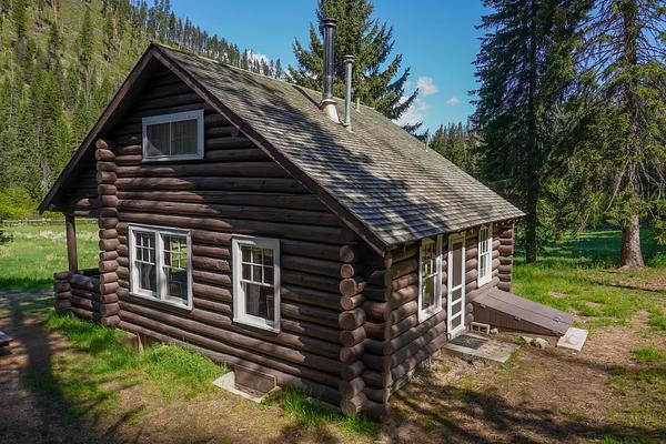 001, Loop: AREA MAGRUDER RANGERS HOUSE