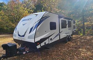 "Shelly": 28ft Bunkhouse, Pets + Film OK, Delivery