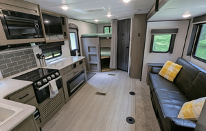 Keystone Hideout | Cozy and Modern Bunkhouse