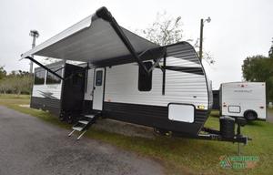 "The Hideout" - 2020 Keyston bunkhouse with 1.5 Bath