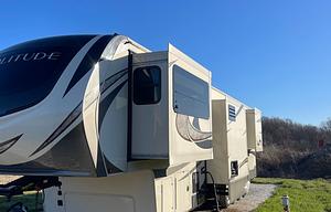 Pet Friendly Grand Glamping