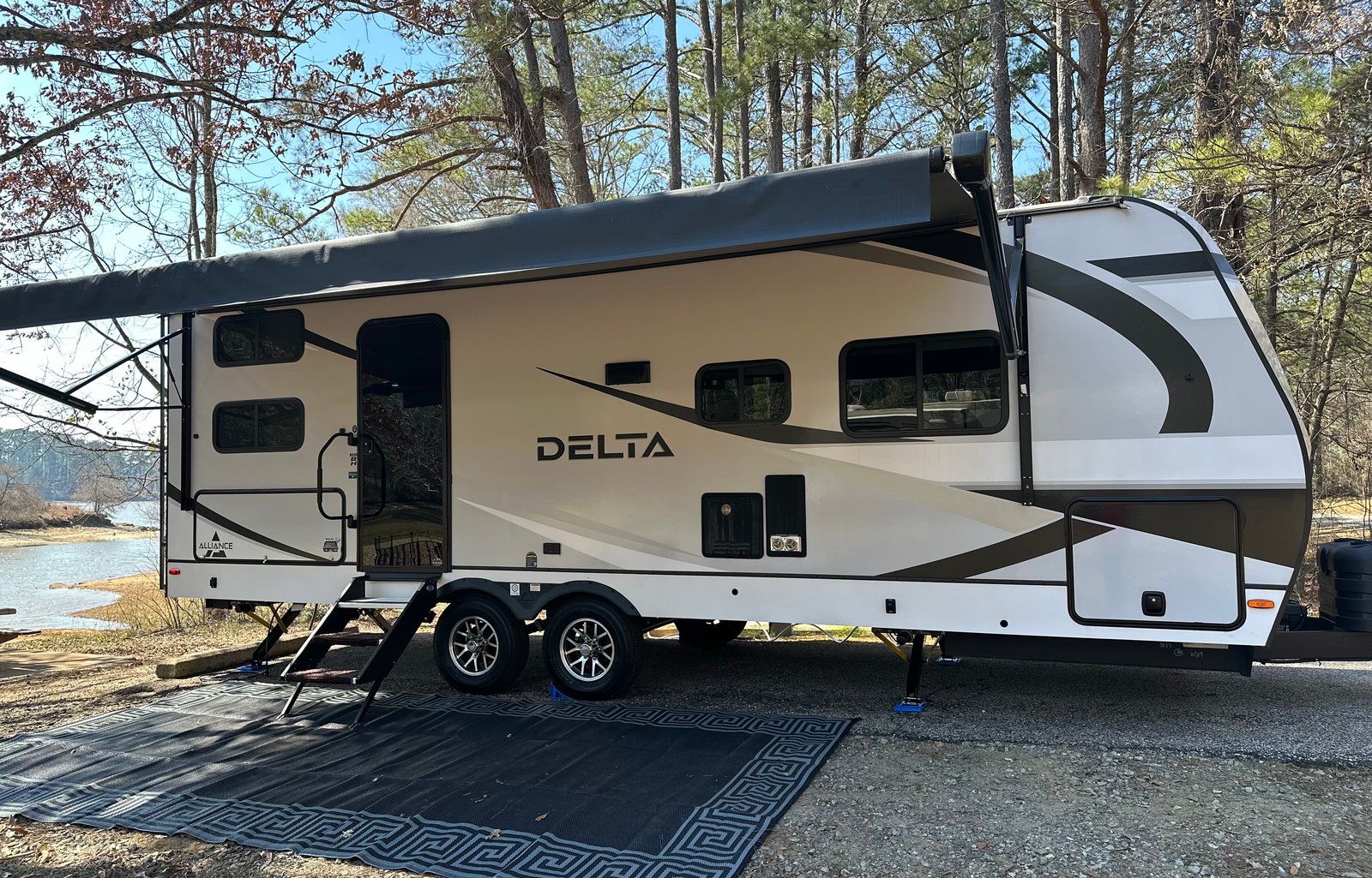 NEW 2024 Alliance RV Delta 251BH