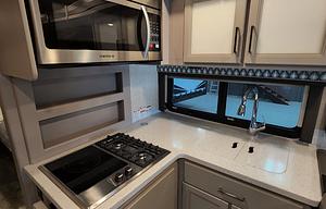 2022 Thor Motor Coach Quantum KW29