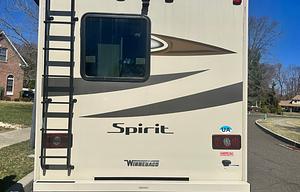 2021 Winnebago Spirit 26T couple & small family