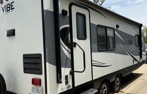 2017 Forest River RV Vibe Extreme Lite 258RKS RV rental photo 3