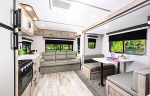 2023 Gulf Stream RV Conquest Ultra-Lite 236RL RV rental photo 4