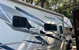 Roxy 2024 Thor Chateau 25M