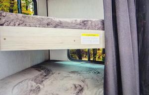 Clean & Spacious Bunkhouse Camper w/ Delivery