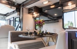 Luxury Home - King Bed, Washer/Dryer (PW17)