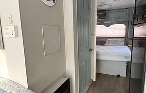 2004 Four Winds RV Hurricane 30Q RV rental photo 7