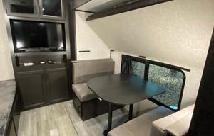 Impressive Family favorite RV! 3 slides 3 TV’s