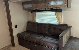 2018 Palomino Puma XLE Lite 27RBQC RV rental photo 7