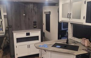 Adventurous 2023 Keystone Hideout: Sleeps 8