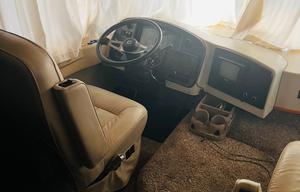 2005 Safari Trek RV rental photo 21