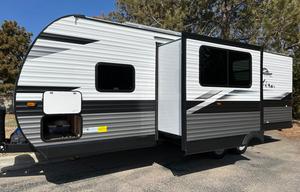 Family/Pet friendly! Sleeps 8! Generator included!